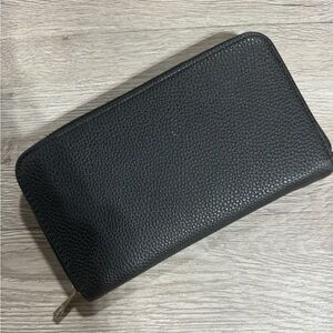 Jewell by Thirtyone wallet
